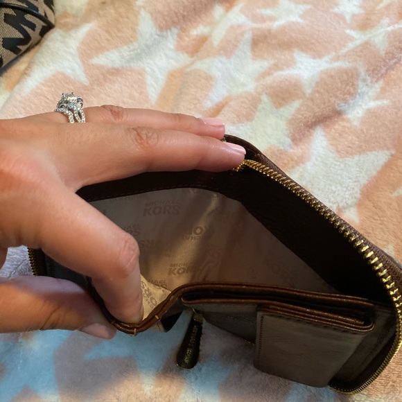 Michael Kors Wallet - Picture 4 of 5